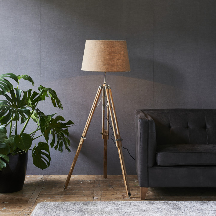 Classic tripod lamp teak l