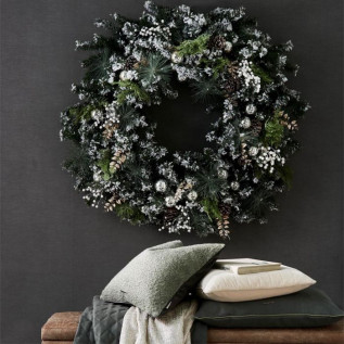 An amazing christmas wreath 100cm