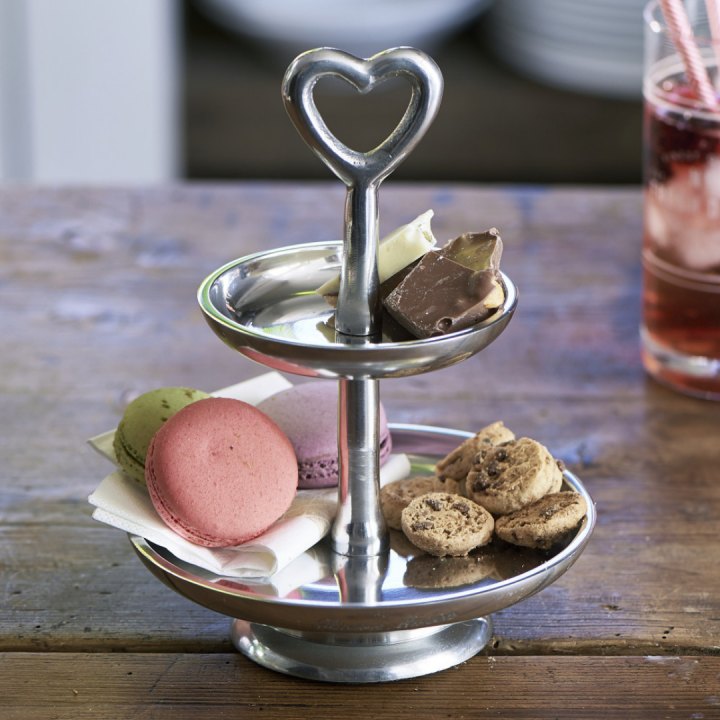 Lovely heart etagere