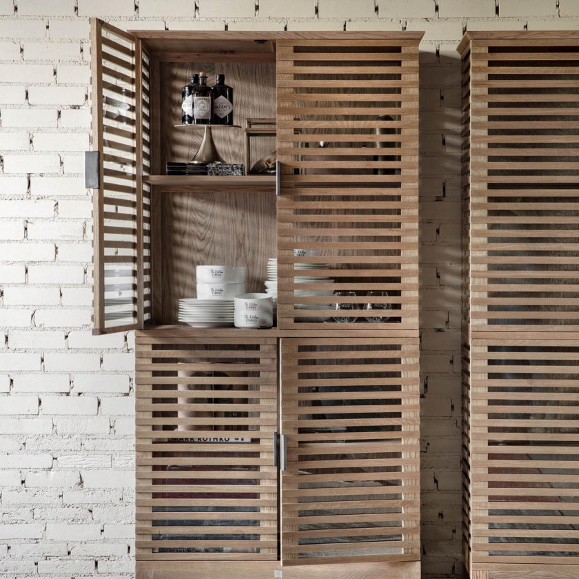 Divers Cove Cabinet Oak