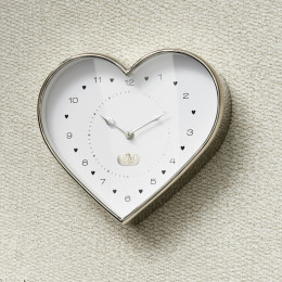Classic heart clock
