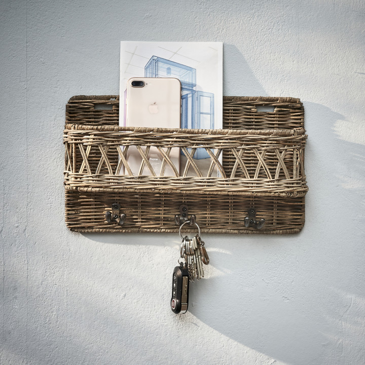Rustic rattan hold my keys holder