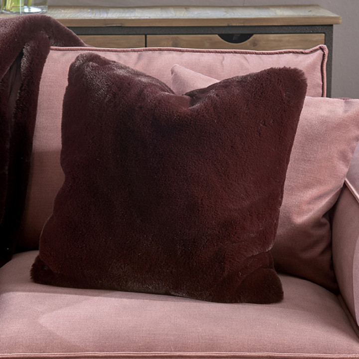 Faux fur pillow cover d red 50x50