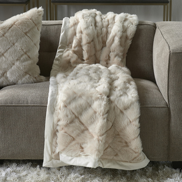 Diamond faux fur throw 170x130