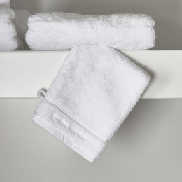 Rm hotel washcloth white