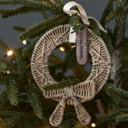 Rustic rattan mini christmas wreath