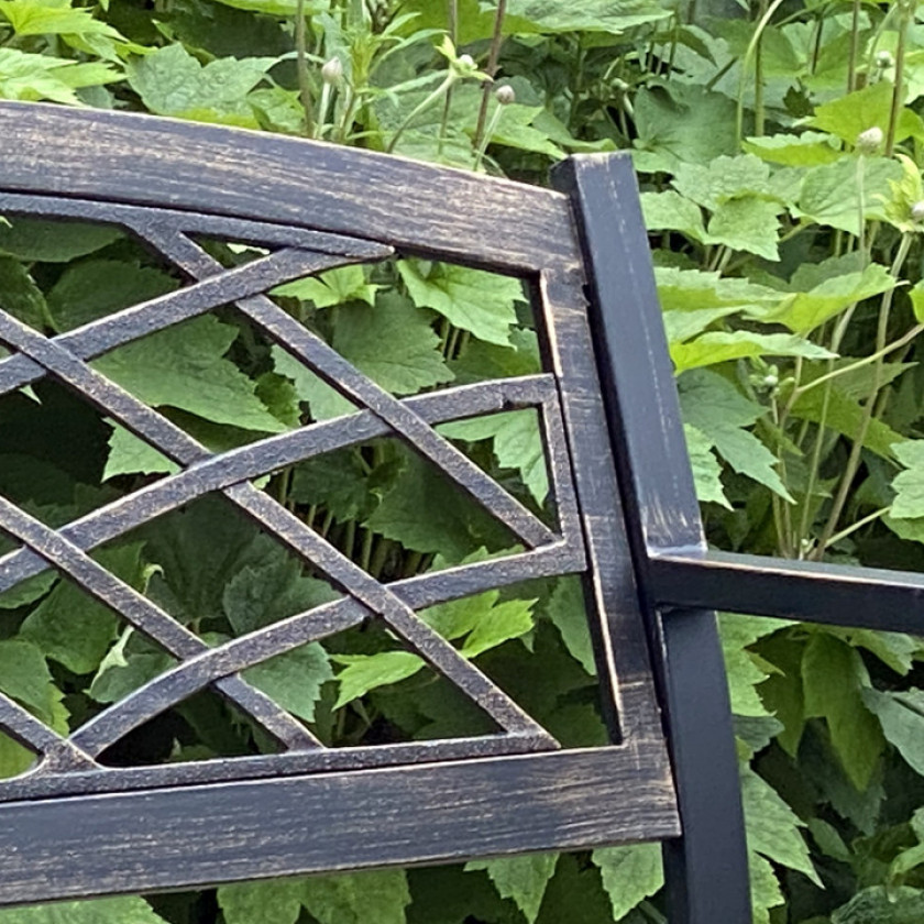 Daffodil Bench