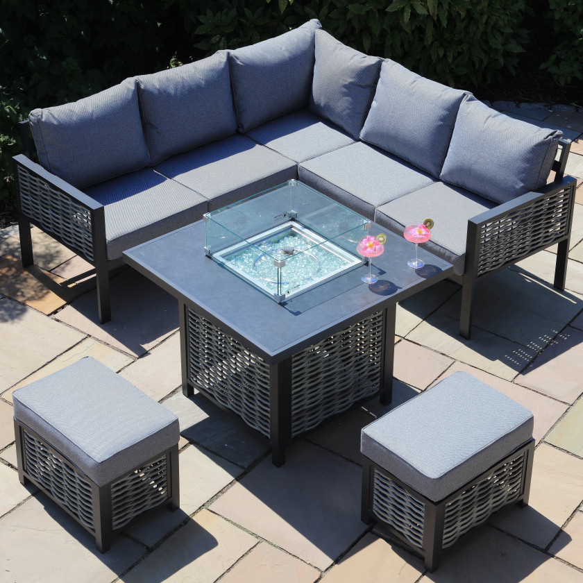 Chaumont - Small Dining Set with Firepit