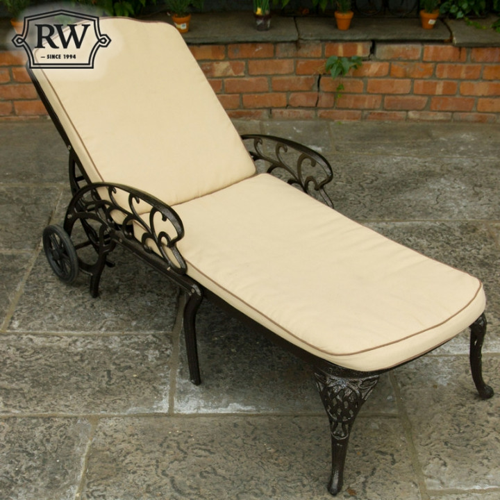 Lyon dark lounger