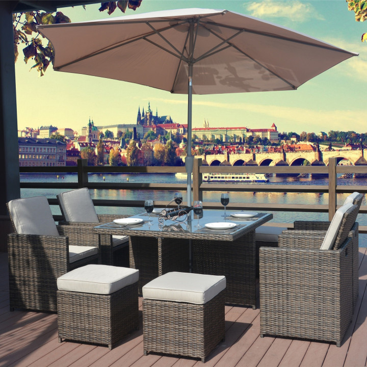 Berlin 4 seat cube set with square table