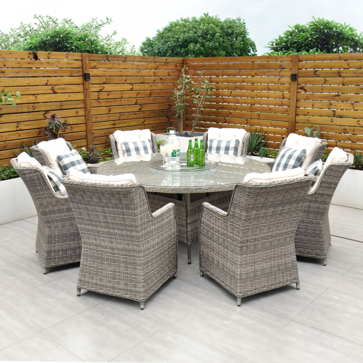 Yale 8 seater round set
