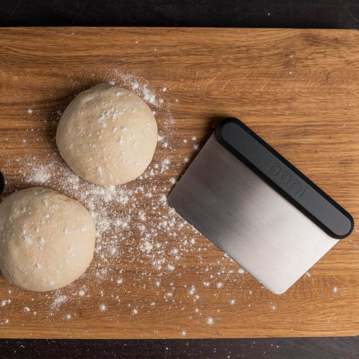 Dough scraper